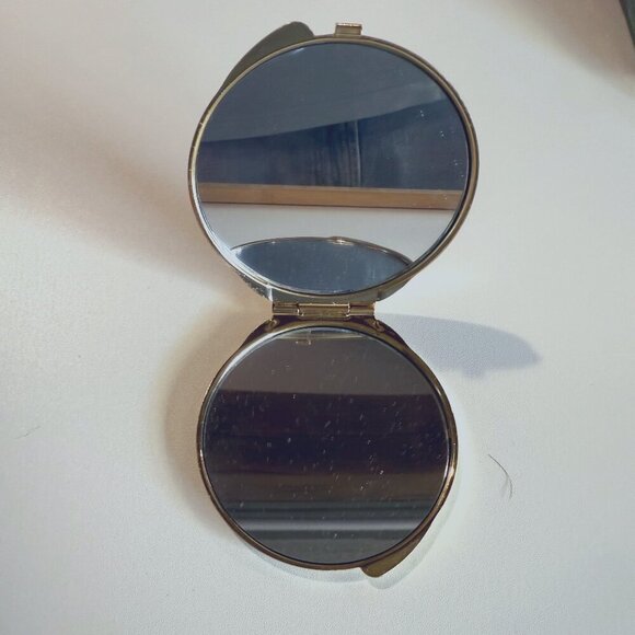 Lilly Pulitzer Compact Mirror, Toucan Play, New with out tag - Picture 3 of 3